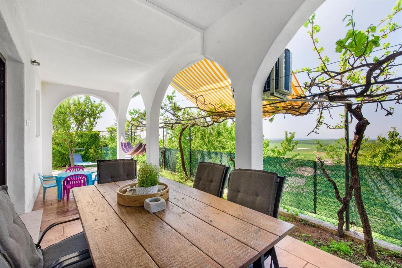Apartman Sabina 2, *