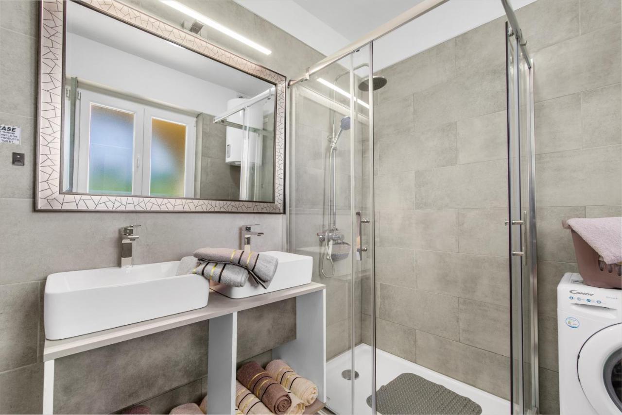Apartman Sabina 2, *